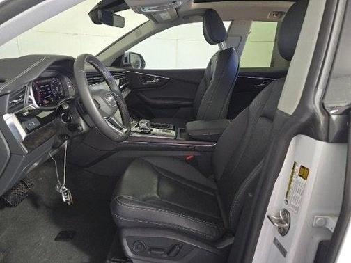 2023 Audi Q8 55 Premium Plus