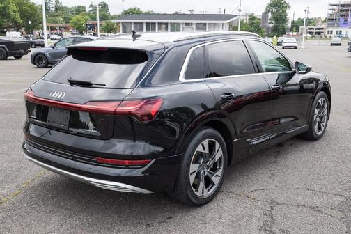 2021 Audi e-tron Premium