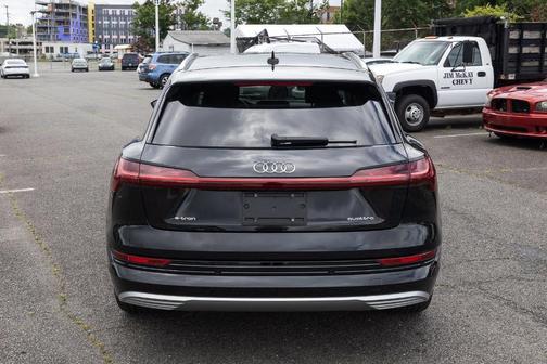 2021 Audi e-tron Premium