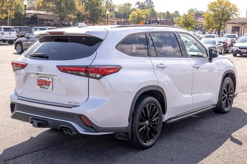 2023 Toyota Highlander XSE