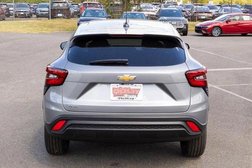 2025 Chevrolet Trax LS