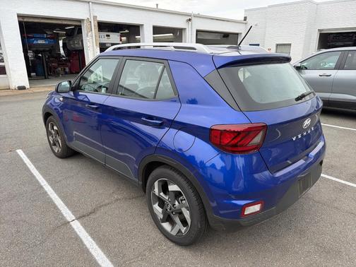 2024 Hyundai VENUE Limited