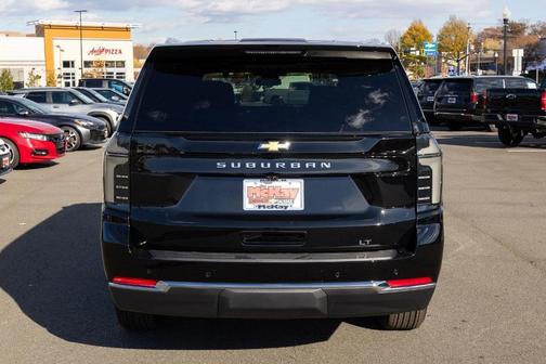 2026 Chevrolet Suburban LT