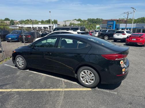 2018 Hyundai ELANTRA SE
