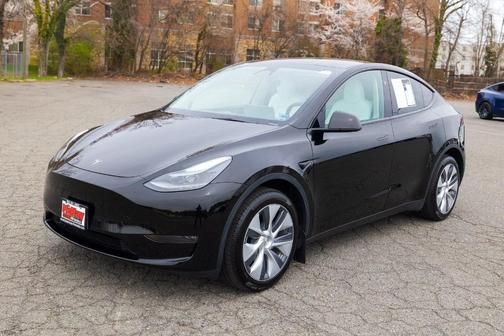 Black 2024 Tesla Model Y Long Range