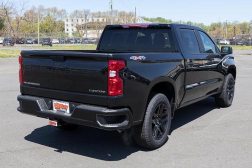 2025 Chevrolet Silverado 1500 Custom