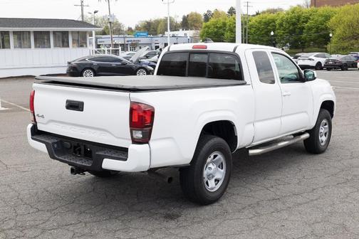 2022 Toyota Tacoma SR