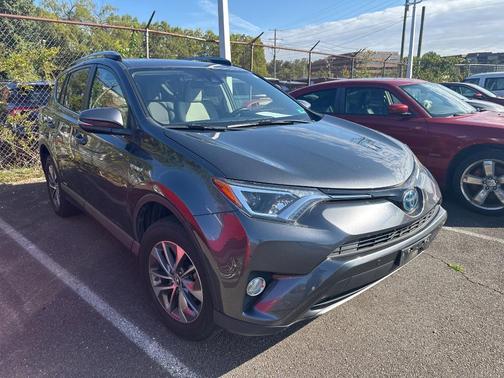 2018 Toyota RAV4 Hybrid XLE