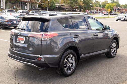 2018 Toyota RAV4 Hybrid XLE