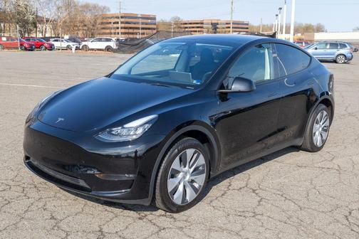 Black 2023 Tesla Model Y Long Range