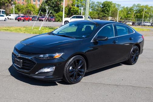 Mosaic Black Metallic 2024 Chevrolet Malibu LT