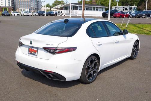 Milano 2024 Alfa Romeo Giulia Veloce