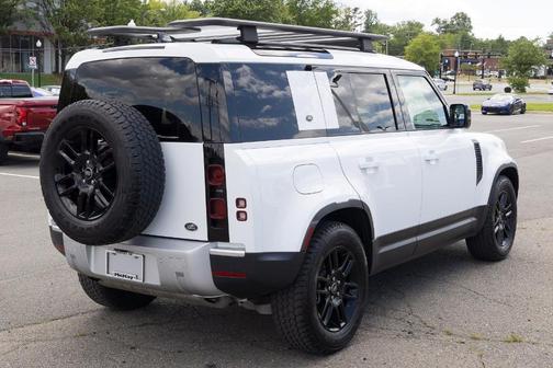 2023 Land Rover Defender 110 SE