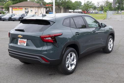 2025 Chevrolet Trax LS