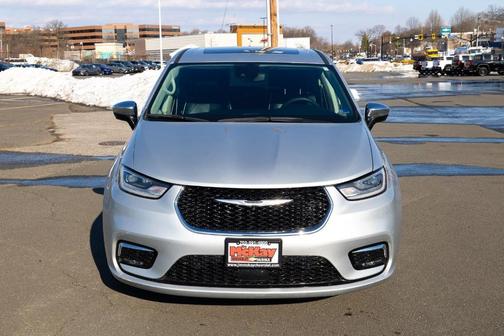 2023 Chrysler Pacifica Hybrid Limited