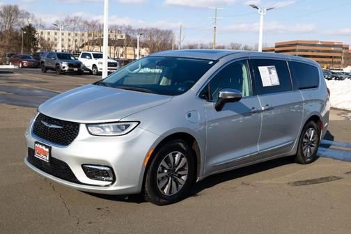 2023 Chrysler Pacifica Hybrid Limited