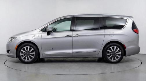 2023 Chrysler Pacifica Hybrid Limited