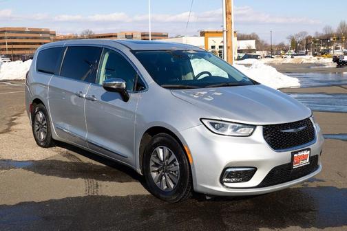 2023 Chrysler Pacifica Hybrid Limited
