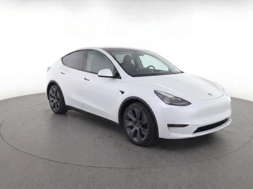 Pearl White Multi 2024 Tesla Model Y Long Range