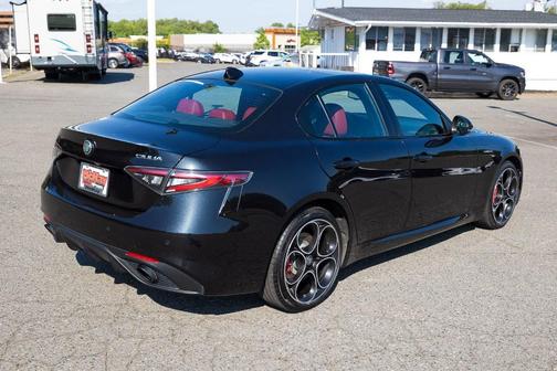 Vulcano Black Metallic 2024 Alfa Romeo Giulia Veloce
