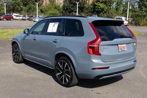 2023 Volvo XC90 Recharge Plug-In Hybrid T8 Plus Dark Theme 7 Passenger