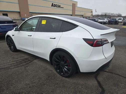 Pearl White Multi 2022 Tesla Model Y Performance