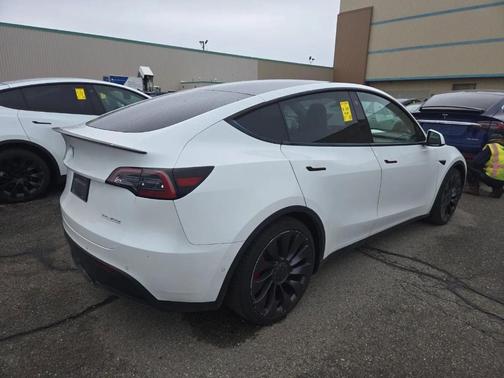 Pearl White Multi 2022 Tesla Model Y Performance
