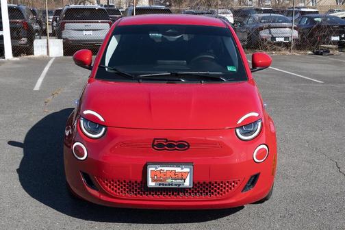 2024 FIAT 500e Base