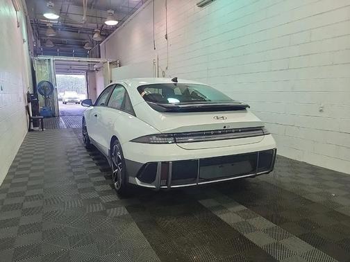 2023 Hyundai IONIQ 6 SEL