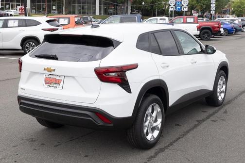 2025 Chevrolet Trax LS