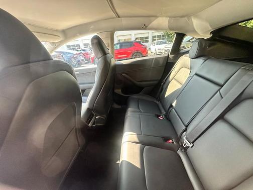 2024 Tesla Model Y Base