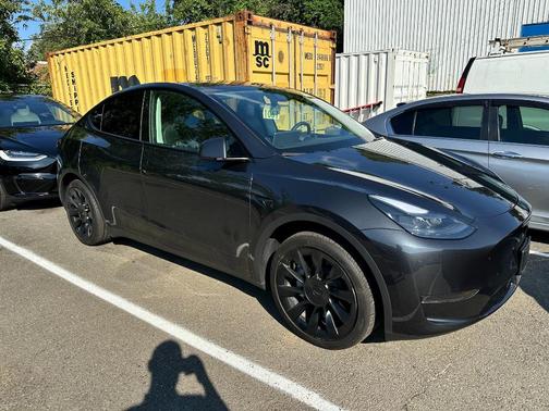 2024 Tesla Model Y Base