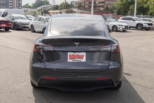 2024 Tesla Model Y Base
