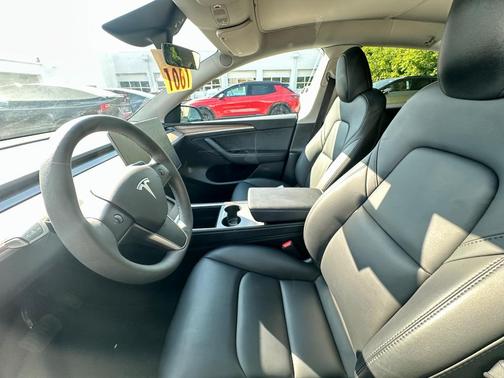 2024 Tesla Model Y Base