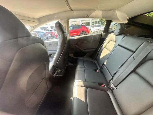 2024 Tesla Model Y Base