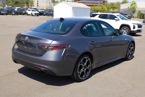 Vesuvio Gray Metallic 2024 Alfa Romeo Giulia Ti