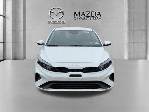 Snow White Pearl 2024 Kia Forte LXS