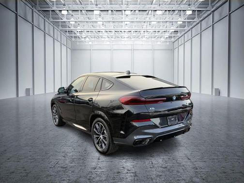2023 BMW X6 M50i