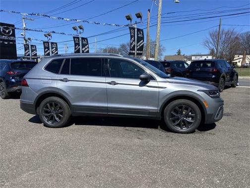 2024 Volkswagen Tiguan 2.0T SE 4MOTION