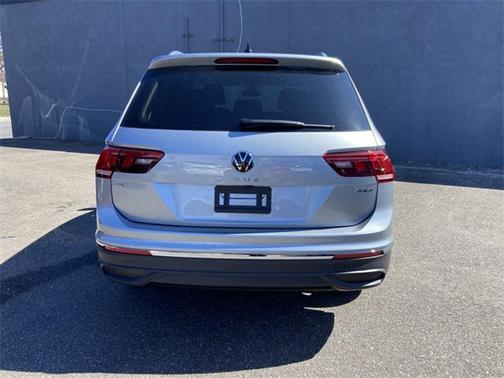 2024 Volkswagen Tiguan 2.0T SE 4MOTION