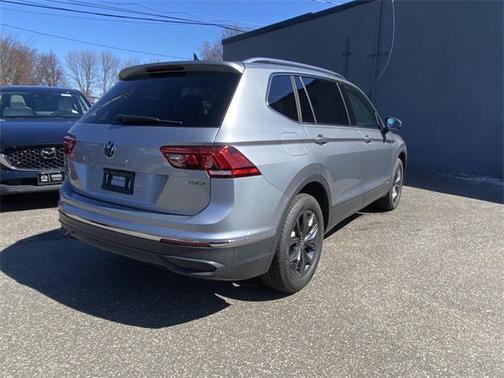 2024 Volkswagen Tiguan 2.0T SE 4MOTION