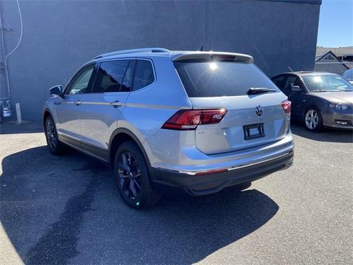 2024 Volkswagen Tiguan 2.0T SE 4MOTION