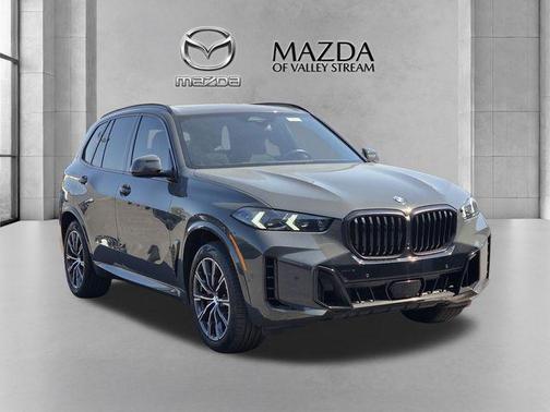 Gray Metallic 2024 BMW X5 xDrive40i