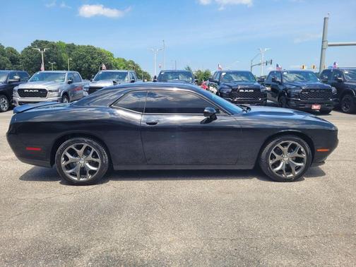 2015 Dodge Challenger SXT