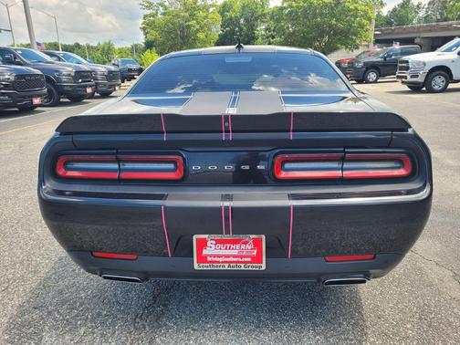 2015 Dodge Challenger SXT