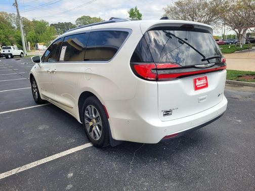 2024 Chrysler Pacifica Hybrid Pinnacle