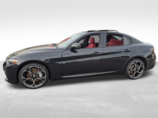 2025 Alfa Romeo Giulia Base