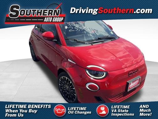 2024 FIAT 500e Base