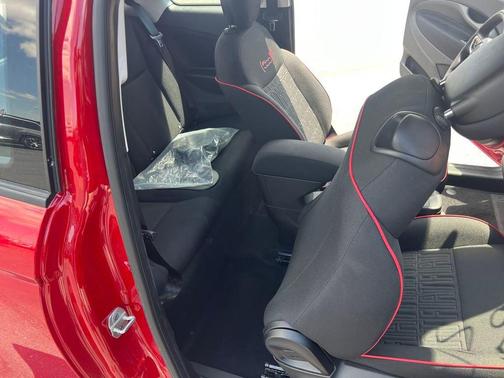 2024 FIAT 500e Base