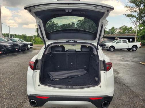 2021 Alfa Romeo Stelvio Base